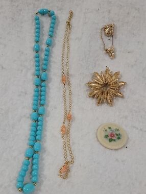Vintage Avon Bundle Necklaces Brooches